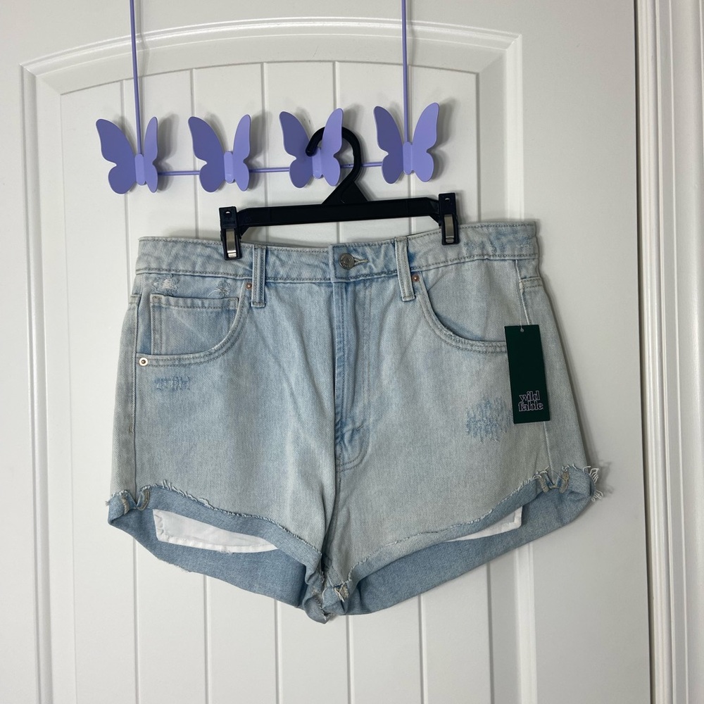 NEW Wild Fable women’s light wash denim highest rise cheeky shorts jean summer